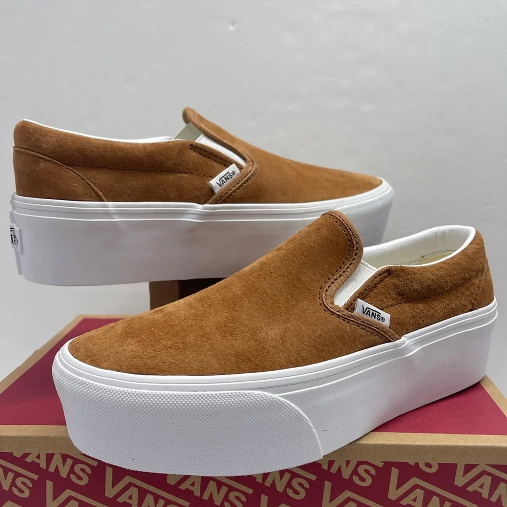 Vans W Classic Slip-On Platform Sneakers 
Stackform
Nubuck Chipmunk
VN000CN1GWT - Picture 10 of 16